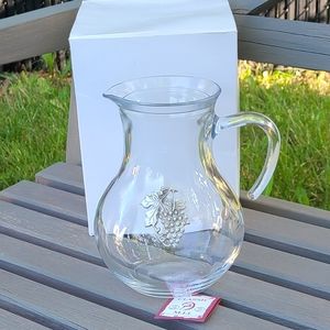 Clear wine pitcher